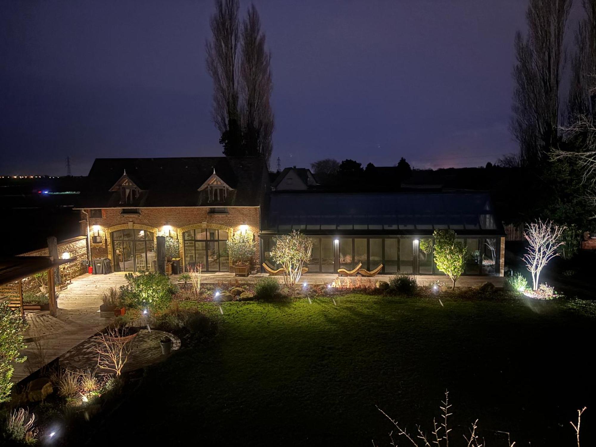 Ecurie Les Tourelles Piscine Interieure & Spa Gainneville Exterior photo